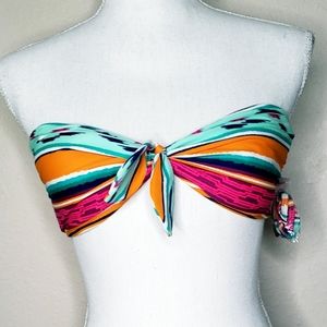 New Eidon Bikini Top size Medium